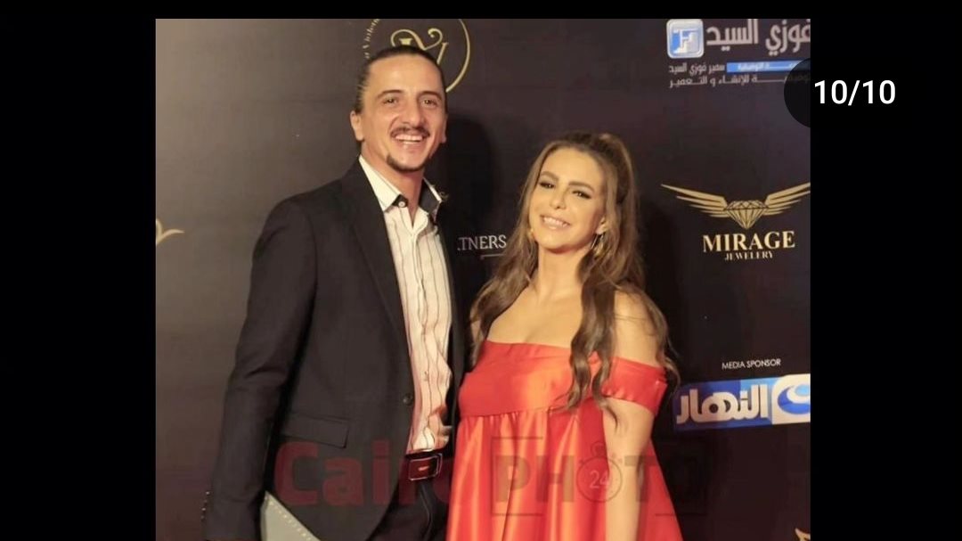 دنيا عبد العزيز وزوجها