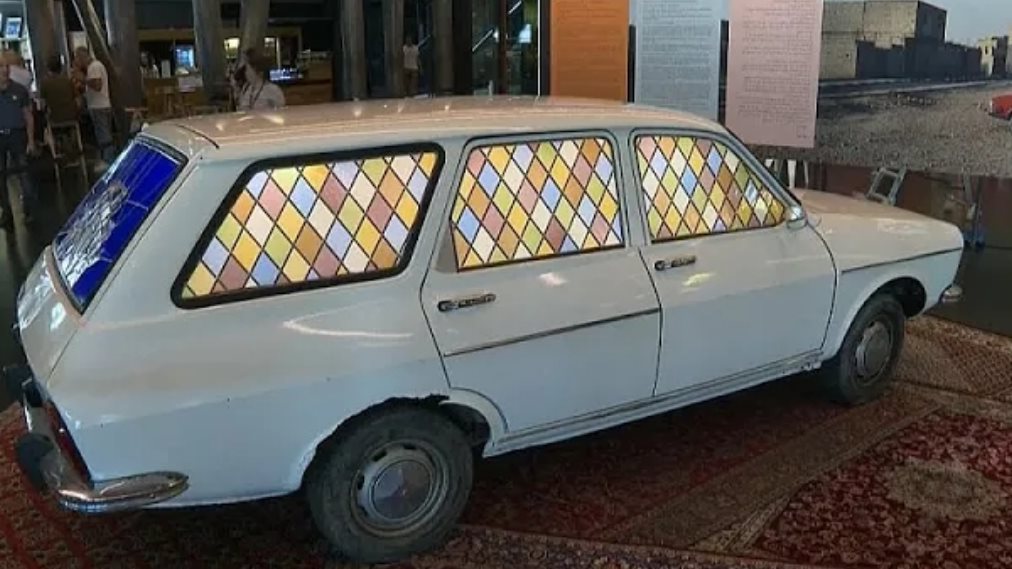 سيارات رونو المليئة بذكريات المهاجرين