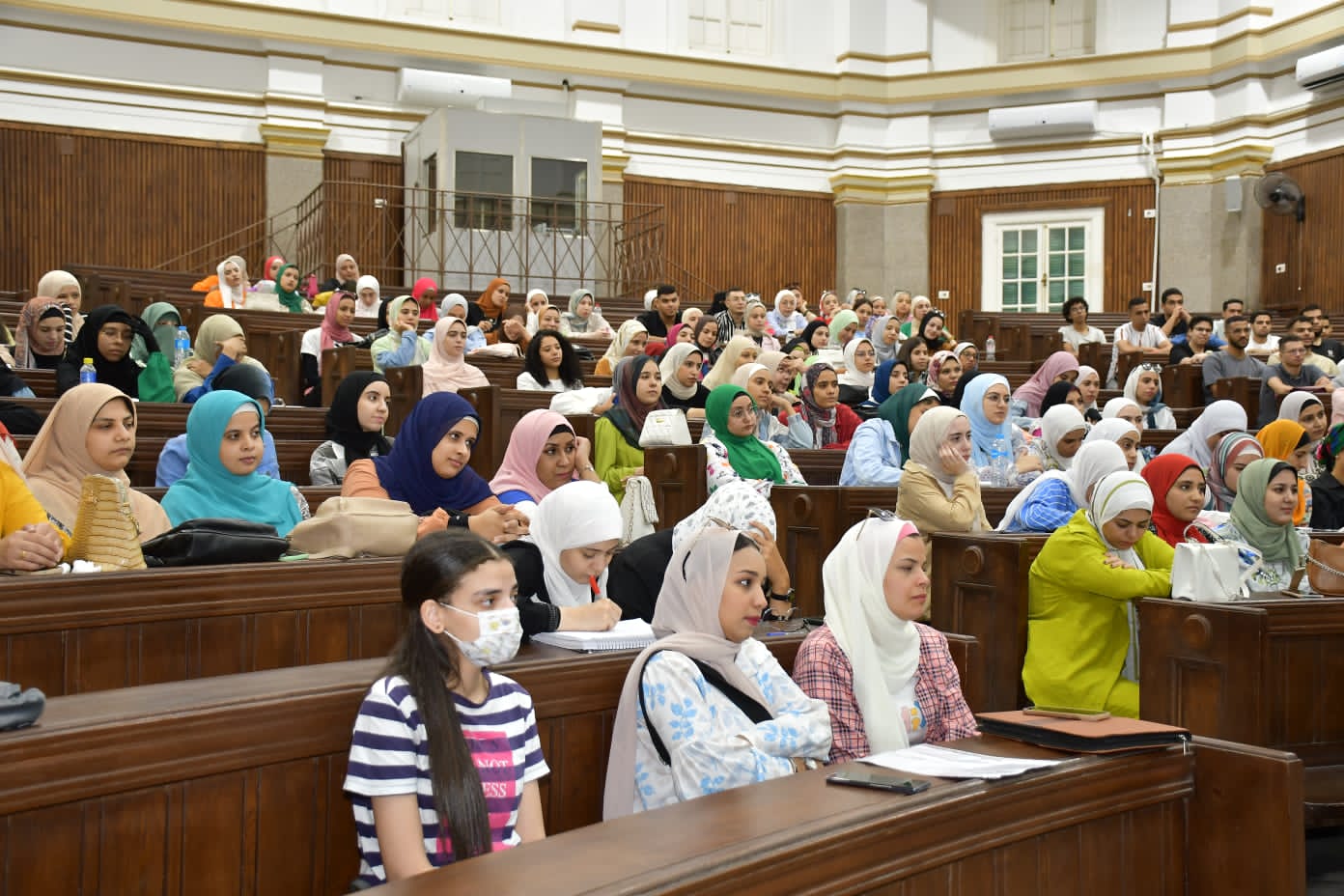 جامعة القاهرة تبدأ فاعليات استقبال الطلاب باليوم الأول من العام الدراسى الجديد