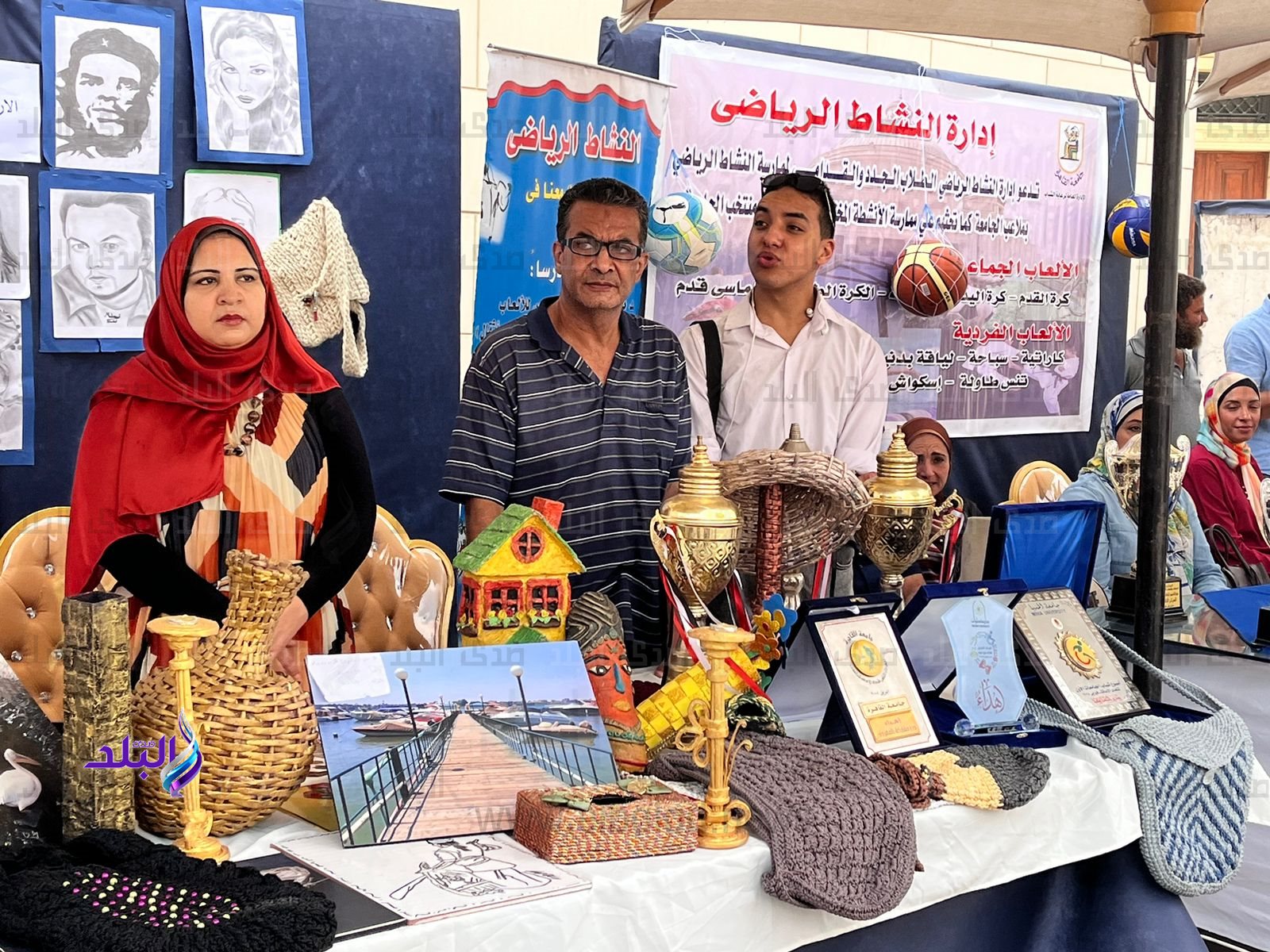 طلاب جامعة القاهرة بالزى الفرعونى