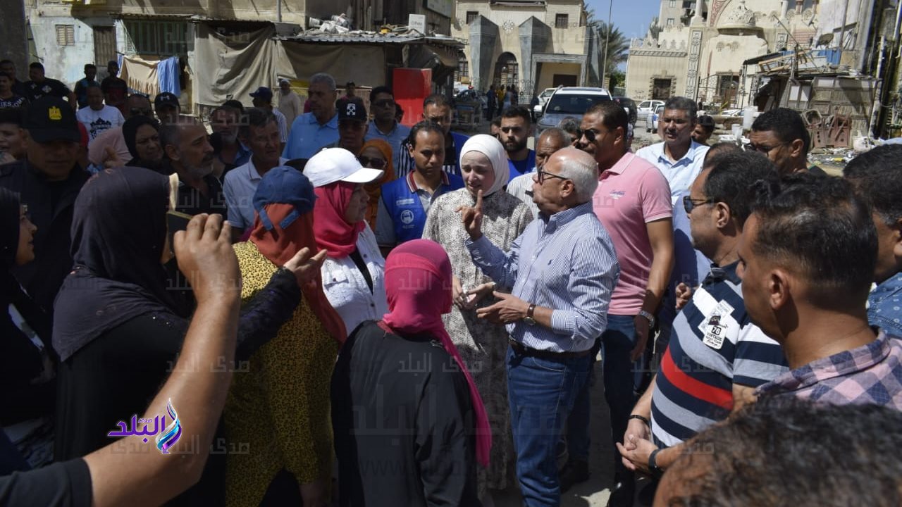 داخل منطقة فاطمة الزهراء..محافظ بورسعيد يشدد على المتابعة ال