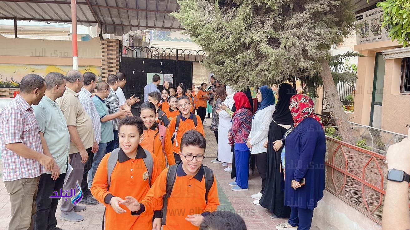 ممر شرفي لاستقبال الطلاب