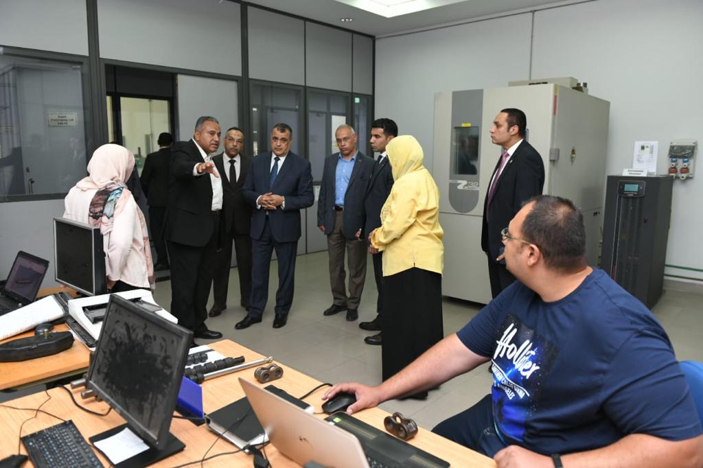"وزير الإنتاج الحربي" يقوم بزيارة تفقدية مفاجئة 