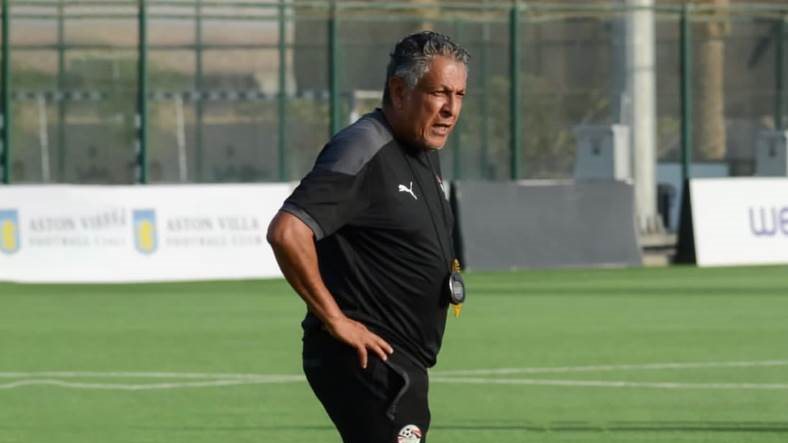 الكابتن محمد كمال المدير الفني لمنتخب مصر للشابات لكرة القدم