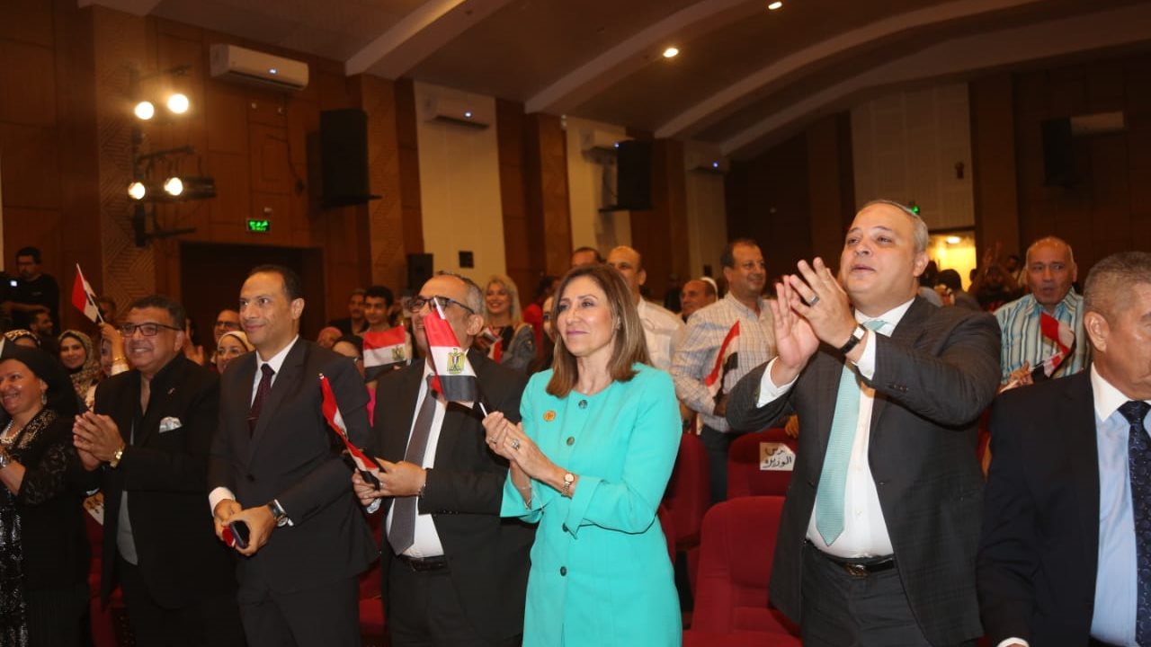 وزيرة الثقافة