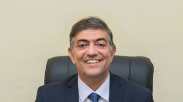 هشام عبد العزيز