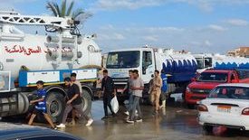 وصول عربات سحب المياه من الاسكندرية والبحيرة 