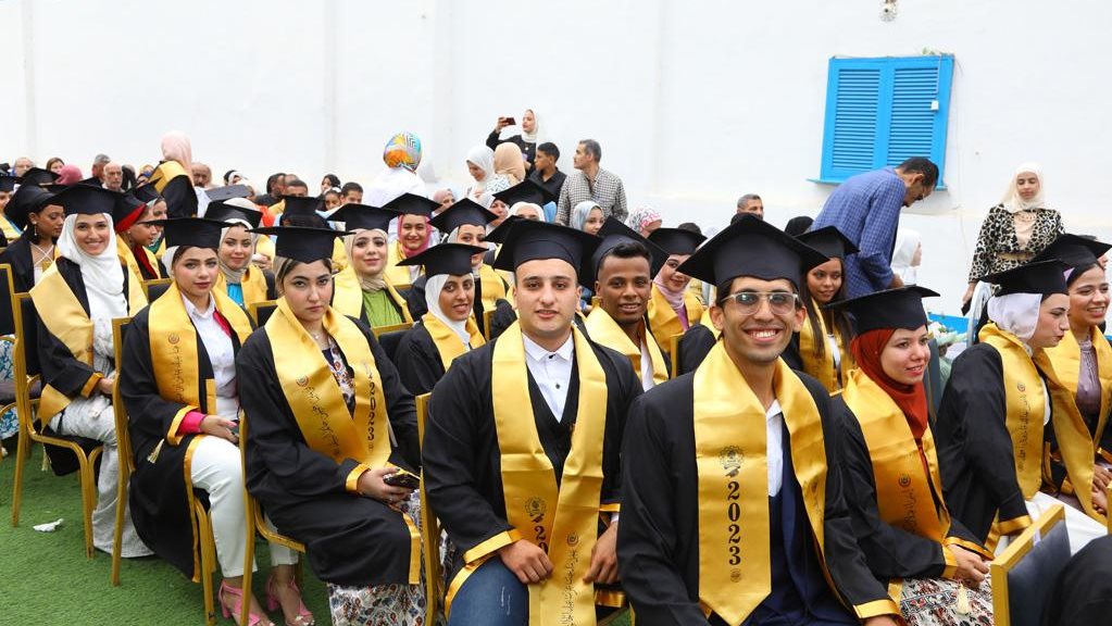 تخريج دفعة جديدة من شعبة التمريض العام 