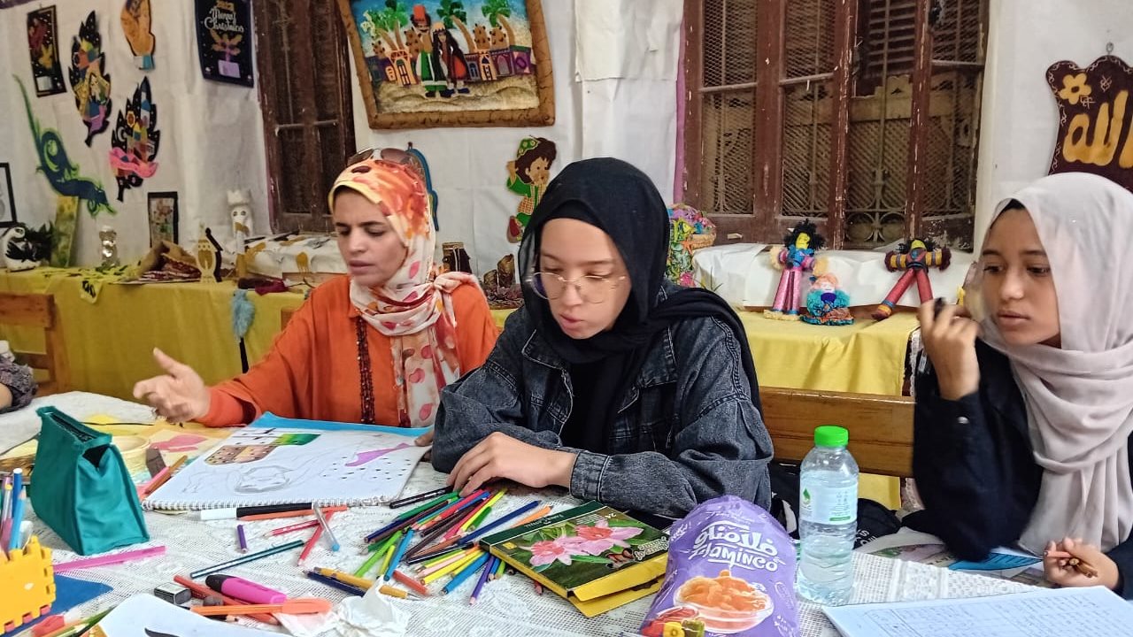 الطالبات اللفائزات فى المسابقة