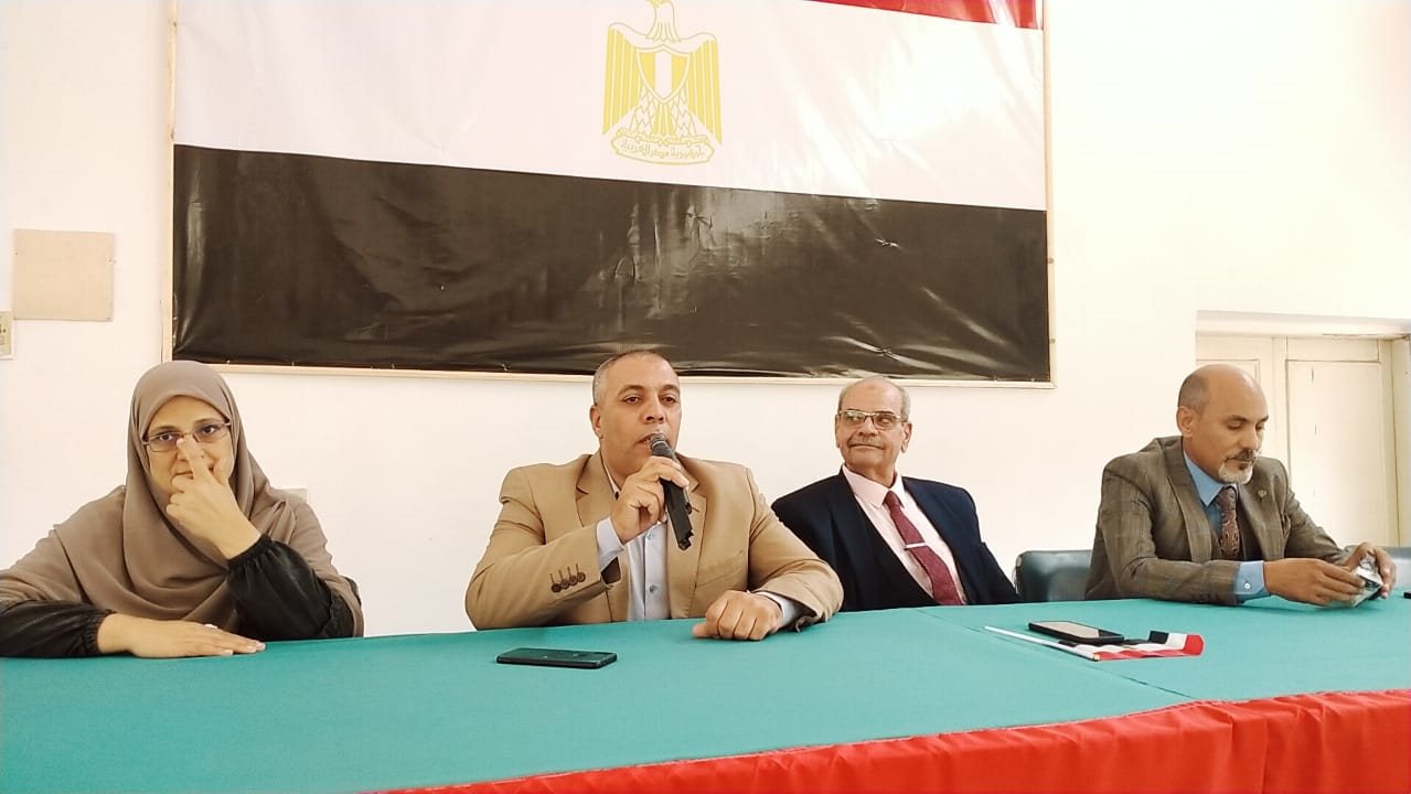 المحاسب خالد فراج رئيس مركز ابشواى أثناء كلمته