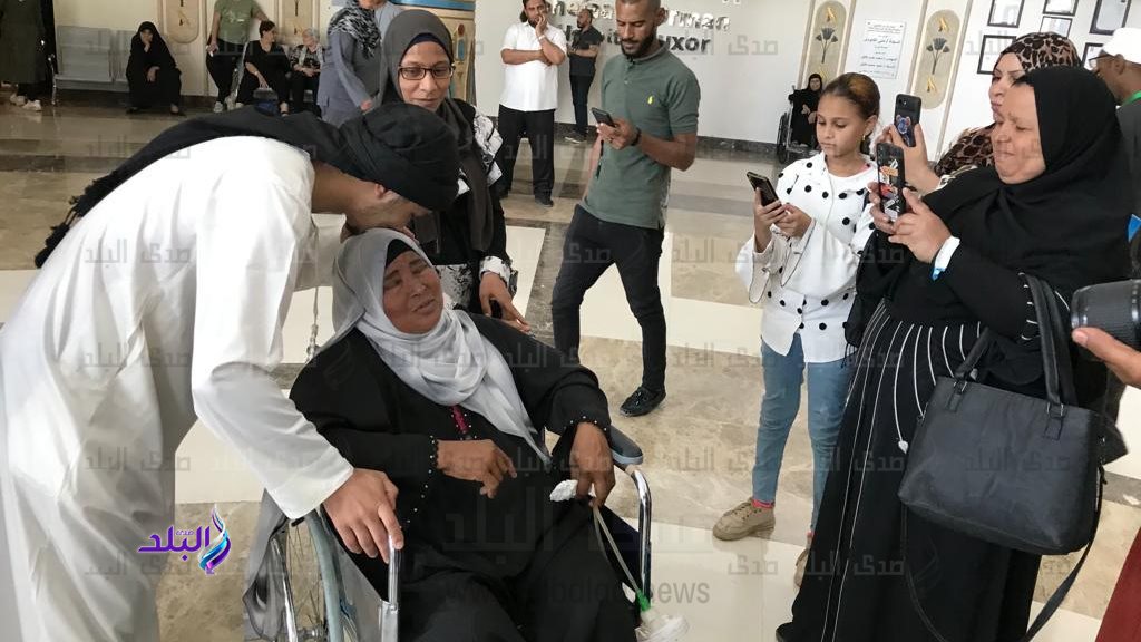بالمدائح والأناشيد ...المنشد رضوان محمود يرسم البهجه علي وجو