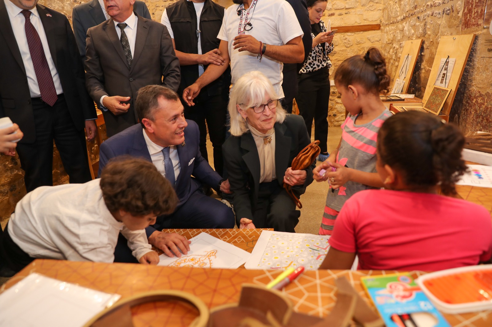 وزير السياحة والآثار 