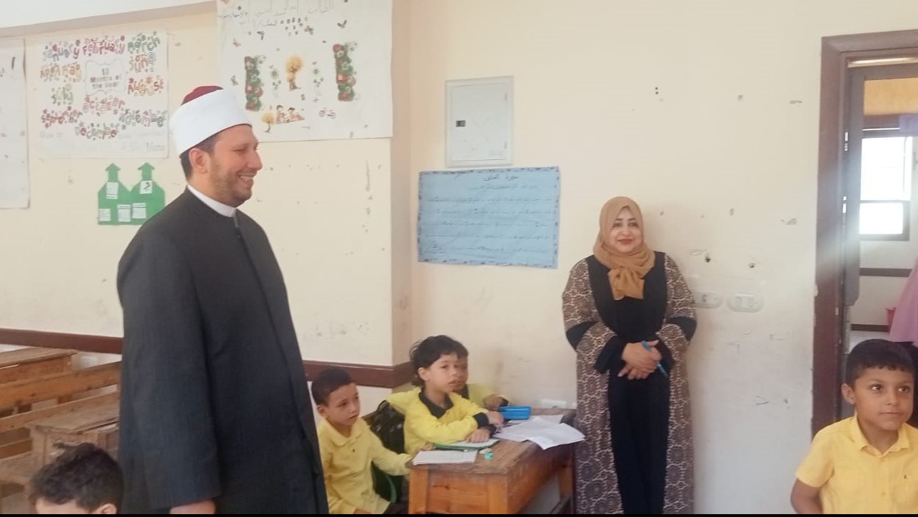 رئيس أزهرية الإسكندرية يتفقد معاهد المحافظة