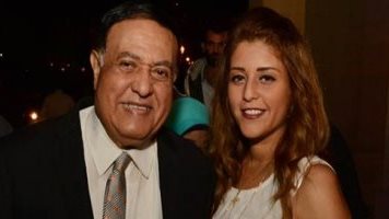 الفنان محمد متولي وزوجته 