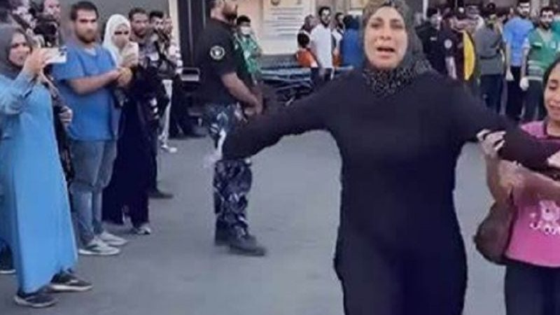 ام فلسطينية تنعي اطفالها 