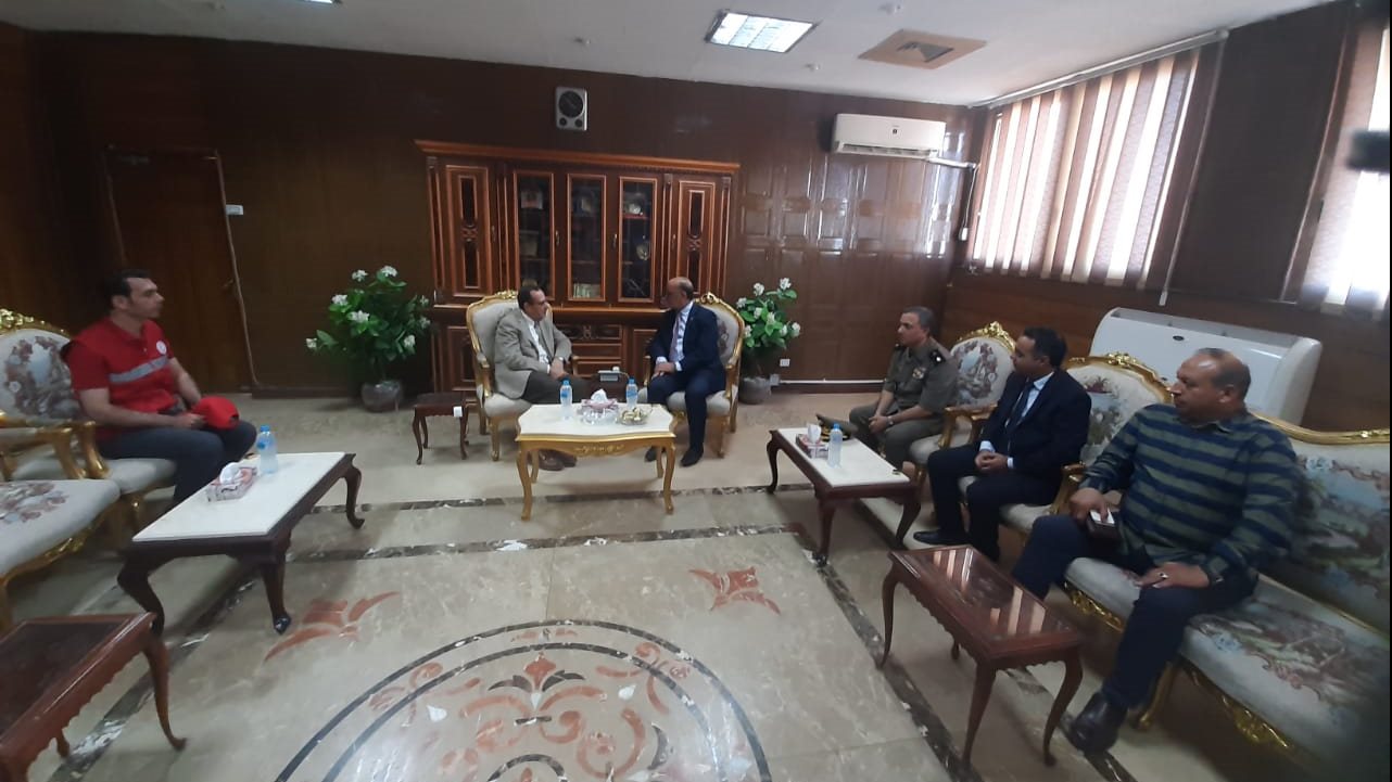 لقاء محافظ شمال سيناء مع السفير التونسي 