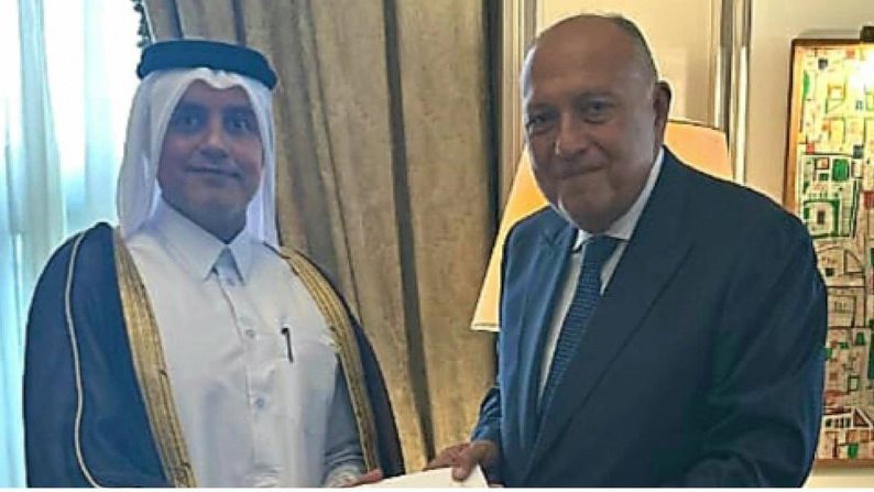 وزير الخارجية يتسلم أوراق سفير قطر الجديد 