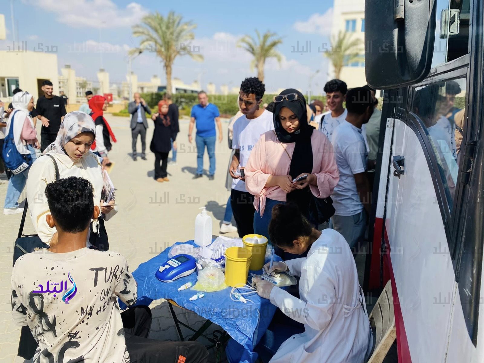 جامعة ٦ أكتوبر التكنولوجية تطلق حملة تبرع بالدم لصالح الأشقاء الفلسطينيين1