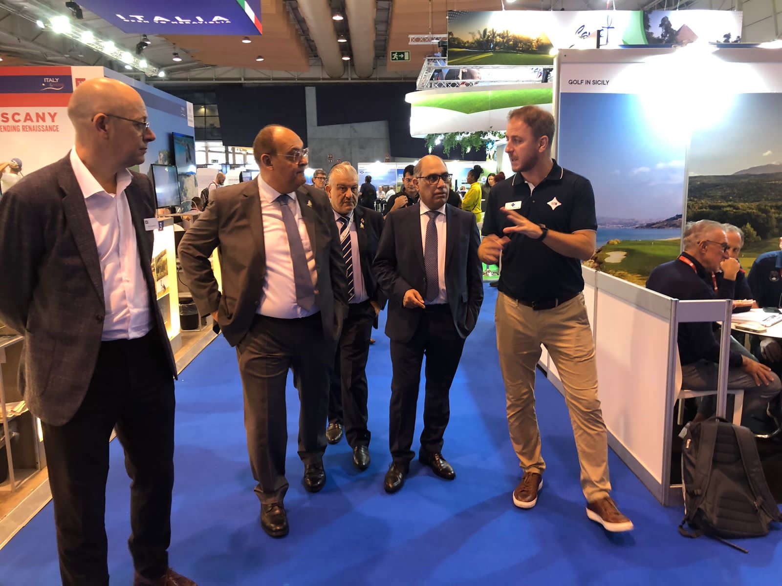 جانب من المعرض السياحي 