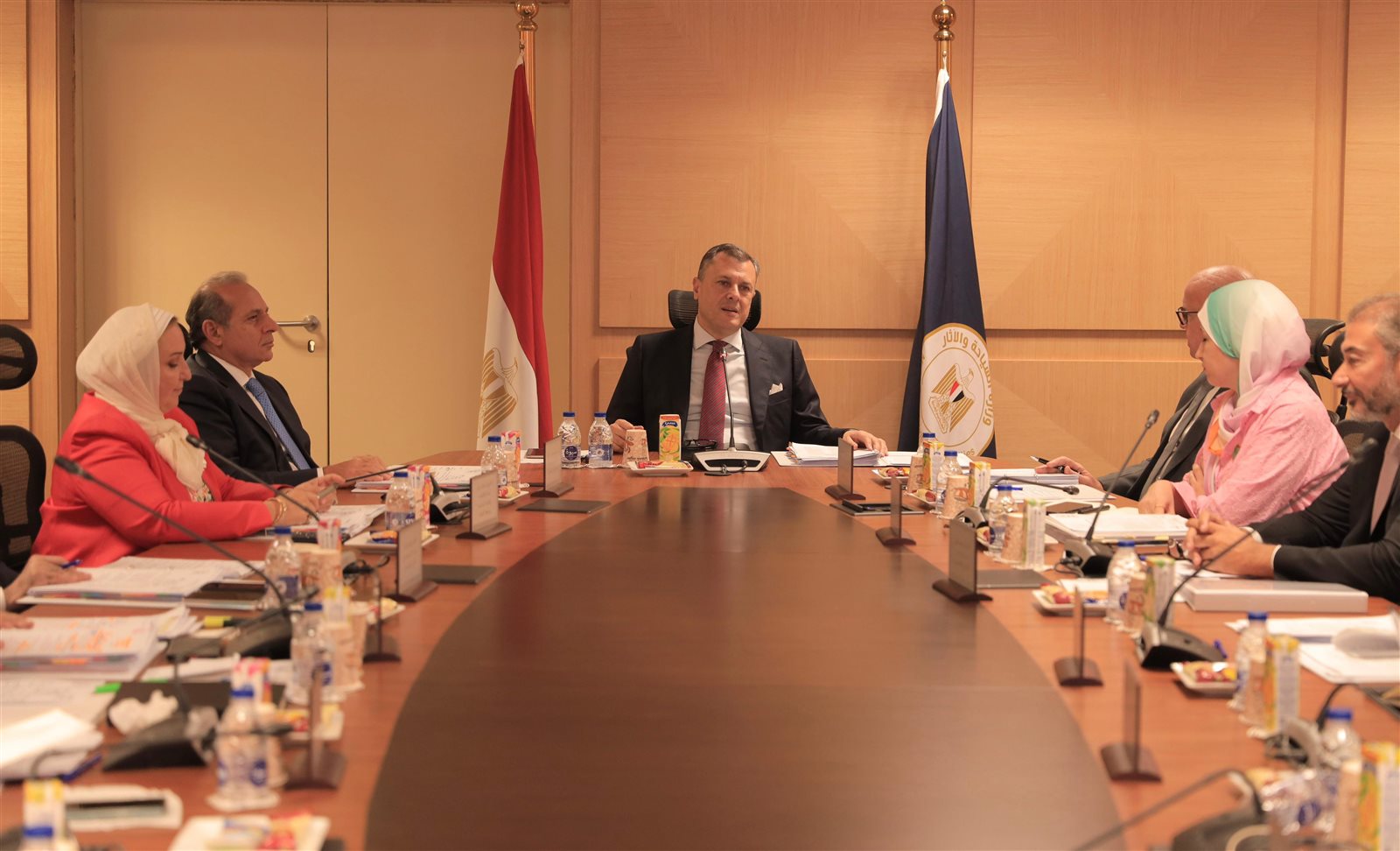 وزير السياحة والآثار 