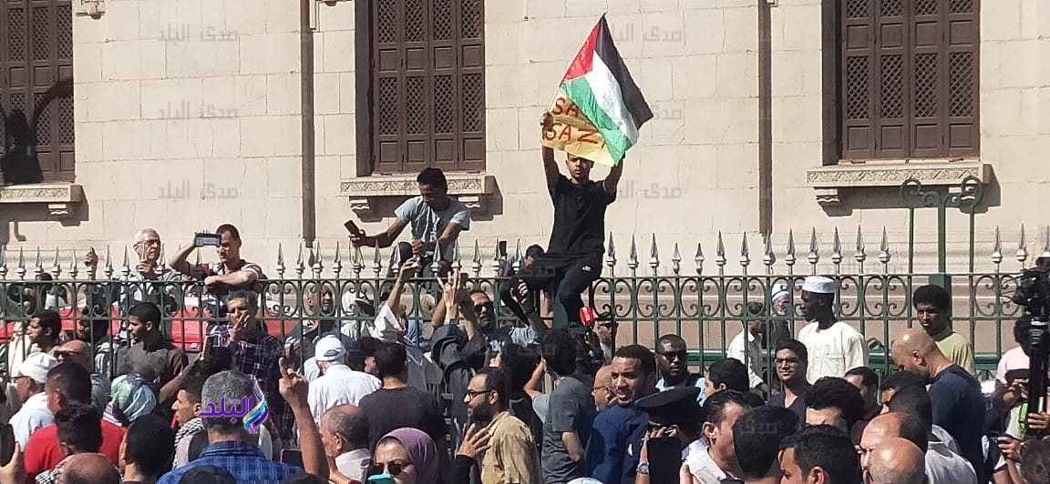 وقفة دعم فلسطين من الجامع الأزهر