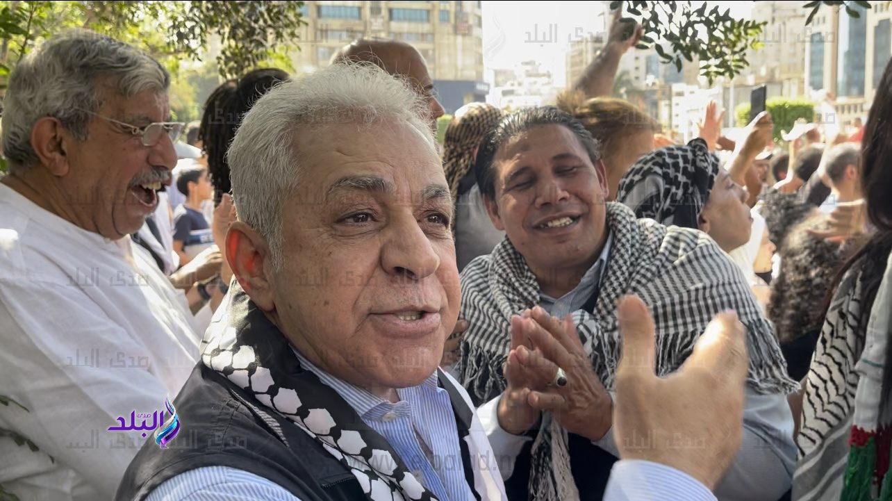 حمدين صباحي خلال تظاهرات مصطفى محمود دعمًا للقضية الفلسطينية