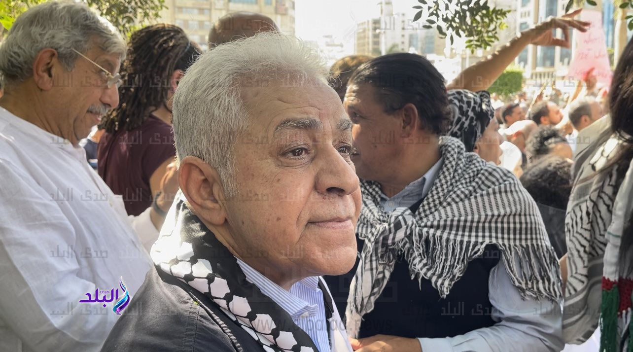 حمدين صباحي خلال تظاهرات مصطفى محمود دعمًا للقضية الفلسطينية