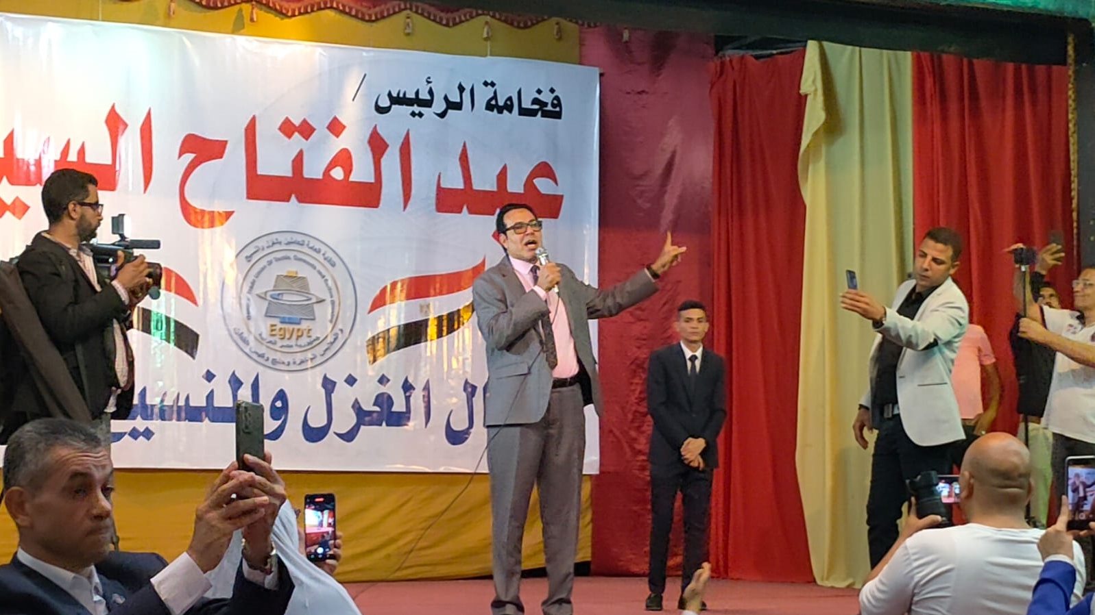 رئيس نقابة الغزل والنسيج العامة
