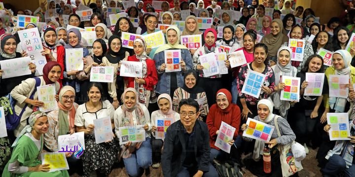 عميد ألسن عين شمس تستقبل الفنان الكورى العالمي كانغ ايك جونغ