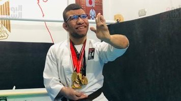 اللاعب عادل شباب عوض