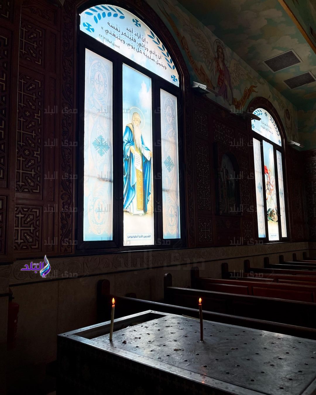 ابنة رانيا يوسف خلال زيارتها للكنيسة 