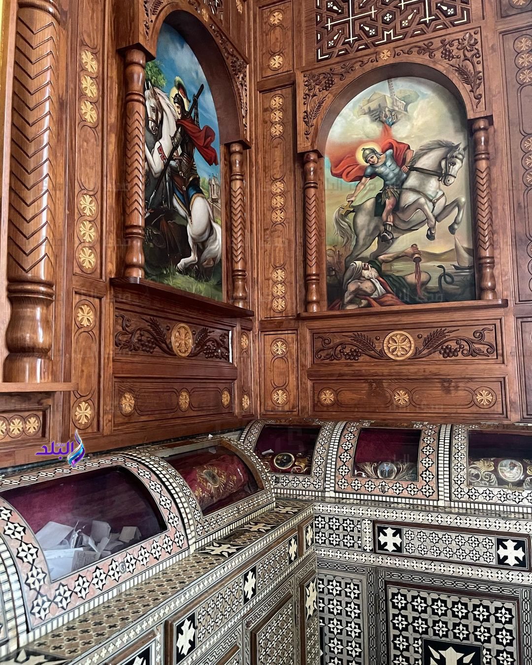 ابنة رانيا يوسف خلال زيارتها للكنيسة 