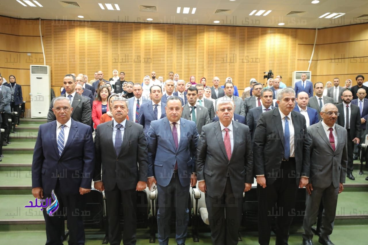 وزير التعليم العالي يفتتح عدة مشروعات طبية8