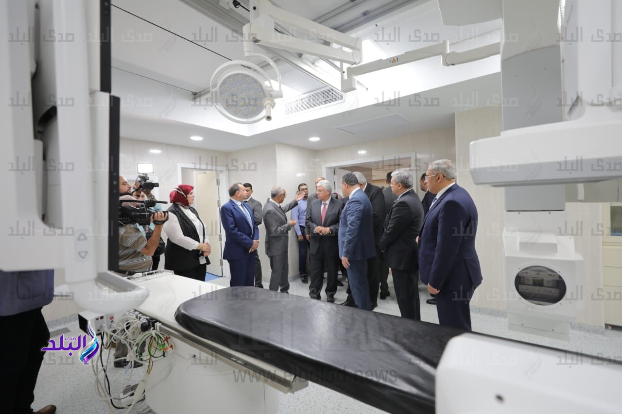 وزير التعليم العالي يفتتح عدة مشروعات طبية4