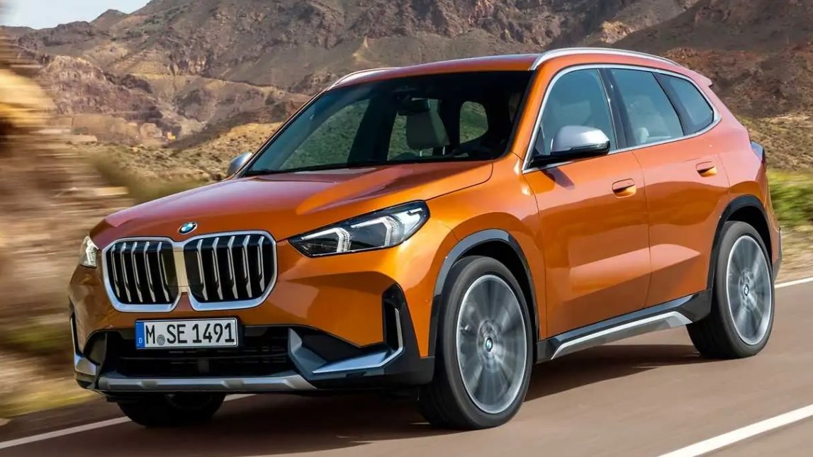 السيارة BMW X1 موديل 2023