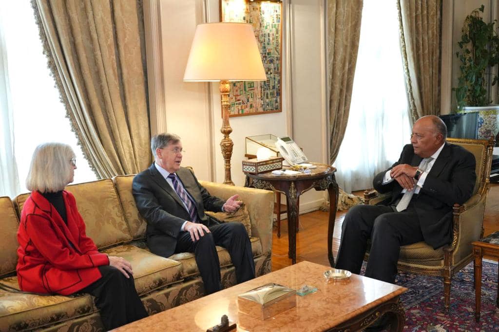 وزير الخارجية يستقبل المبعوث الأمريكي الخاص للقضايا الإنساني