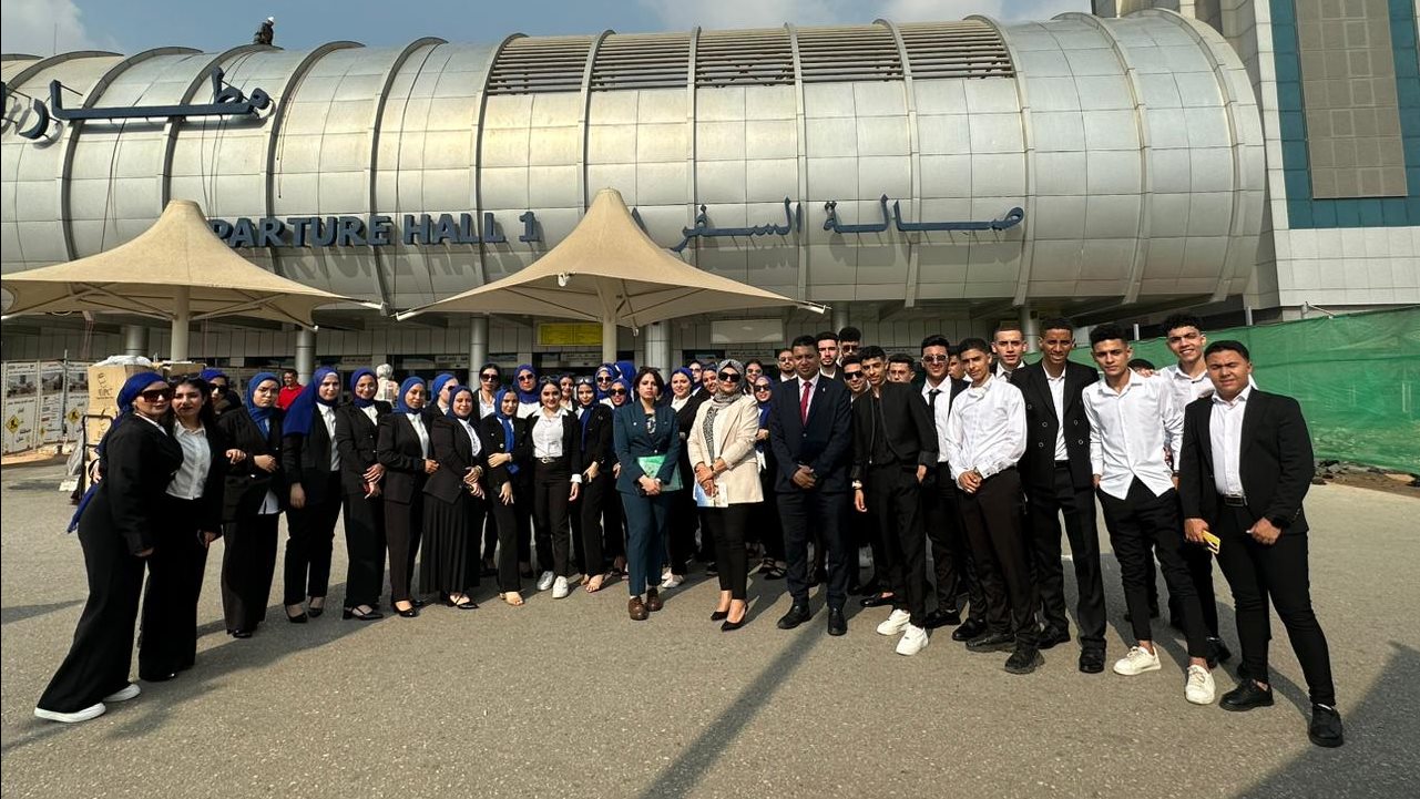 مطار القاهرة 
