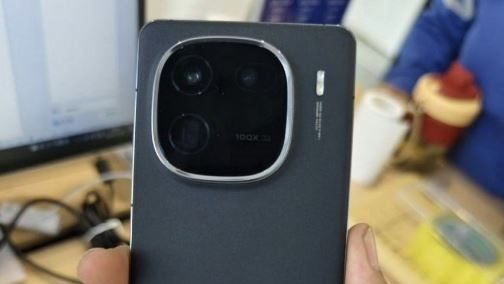 سلسلة iQOO 12