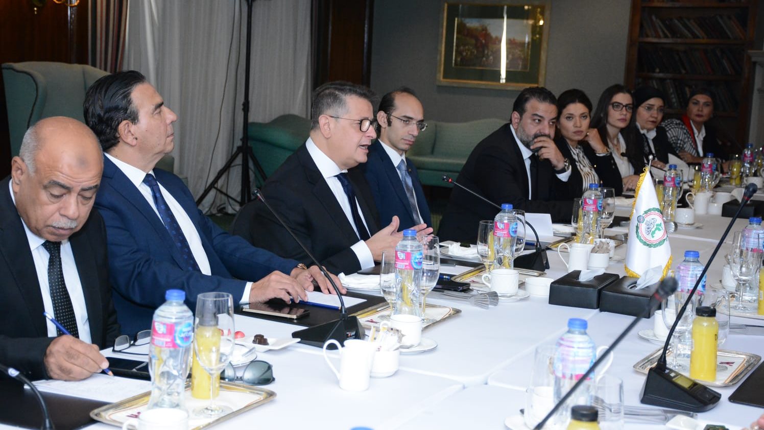 لقاء رئيس البرلمان العربي بلجنة حقوق الإنسان 