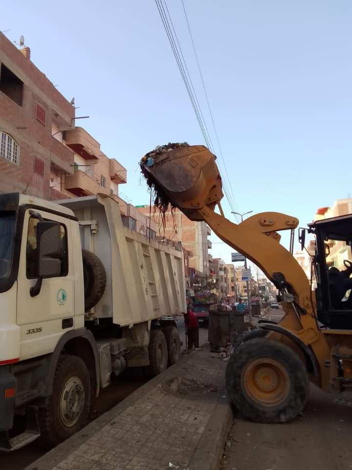 رفع القمامة بالبحيرة