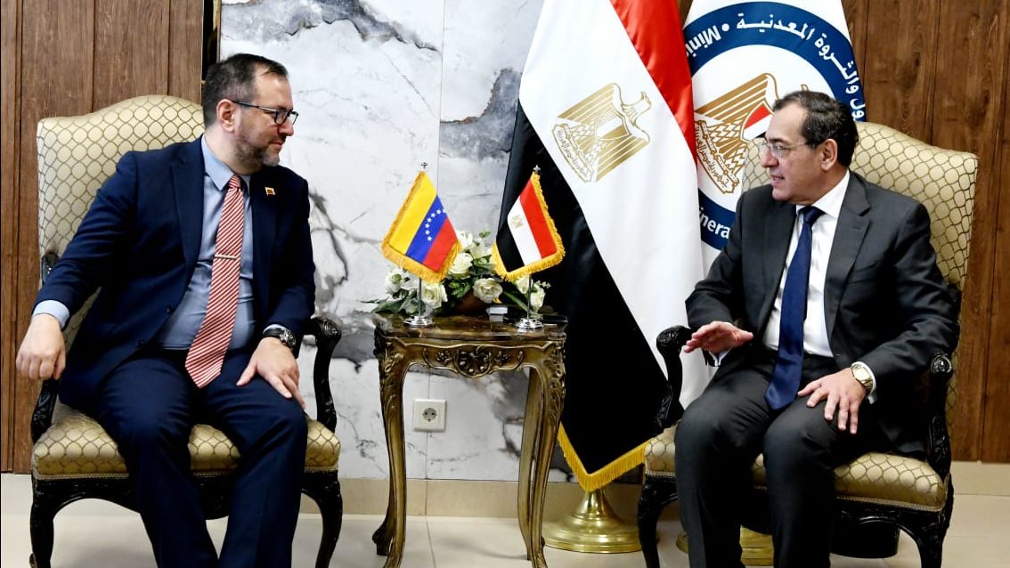 جانب من اللقاء  جانب من اللقاء