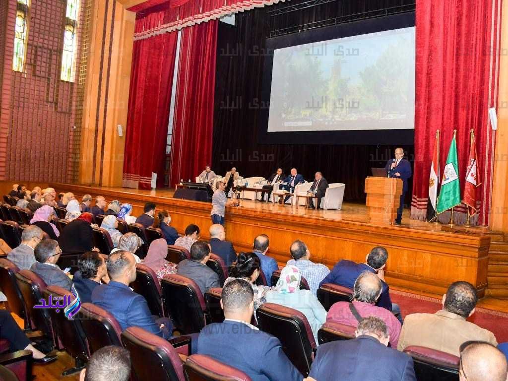 الخشت يشهد فعاليات اليوم العلمى للتعليم والتدريب الطبى