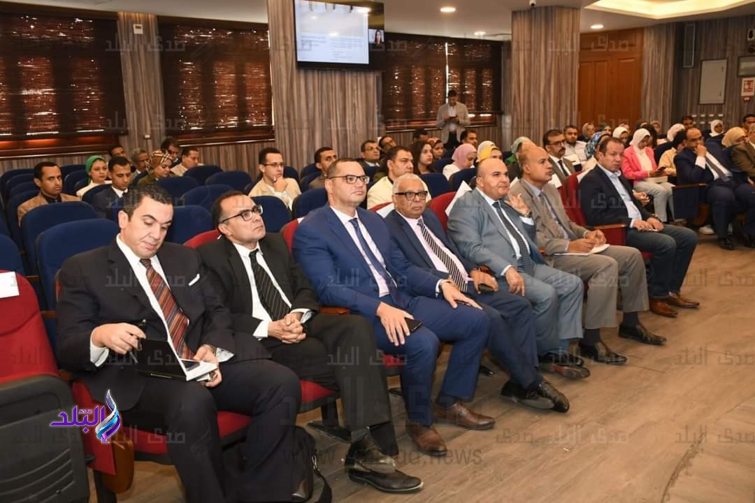 حقوق عين شمس تختتم مؤتمرها العلمي الدولى حول التحديات والآفاق القانونية والاقتصادية للذكاء الاصطناعى8