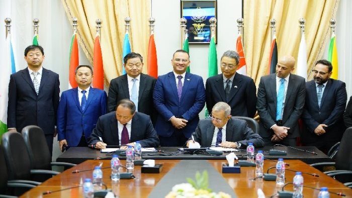 توقيع مذكرة تفاهم بين الأكاديمية العربية وميناء تشينغداو 