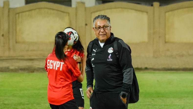 المدير الفني للمنتخب الوطني للناشئات محمد كمال