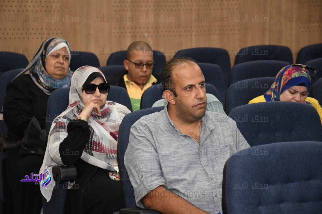 مكتب جوائز جامعة عين شمس ينظم اجتماعا هاما مع إدارات العلاقات الثقافية بالكليات5