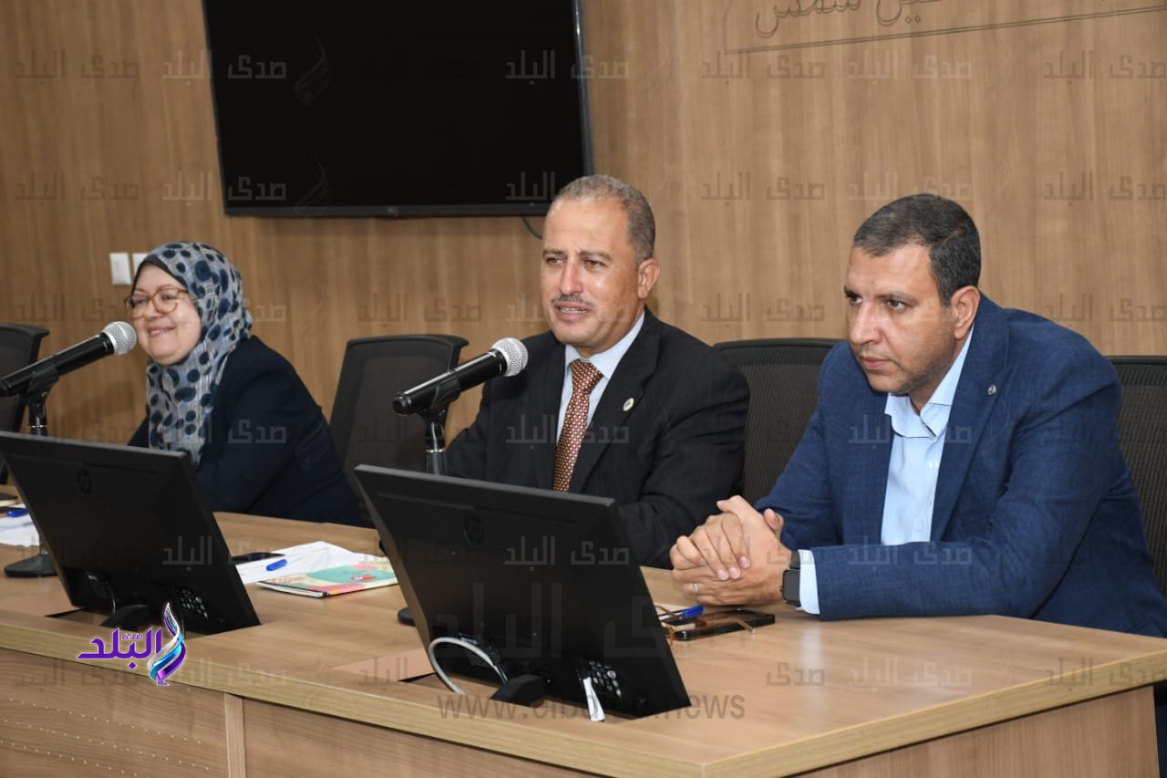 مكتب جوائز جامعة عين شمس ينظم اجتماعا هاما مع إدارات العلاقات الثقافية بالكليات2