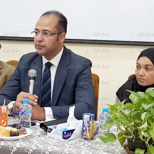 ندوة لمركز بحوث الشرق الأوسط بكلية التربية2