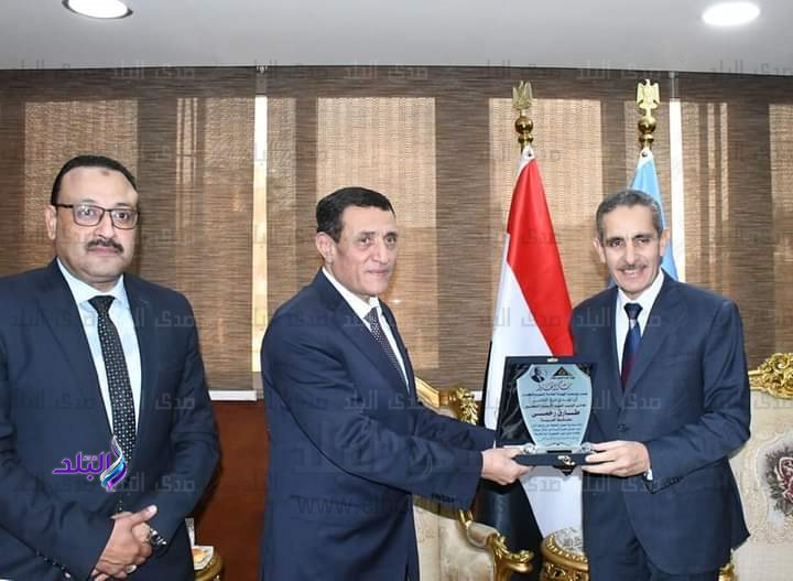 محافظ الغربية ورئيس الجهاز التنفيذي للهيئة العامة لتعليم الكبار7