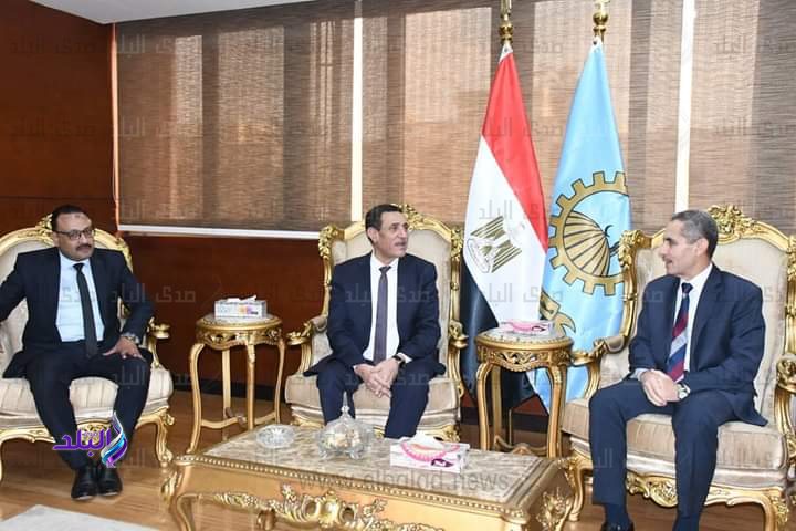 محافظ الغربية ورئيس الجهاز التنفيذي للهيئة العامة لتعليم الكبار6